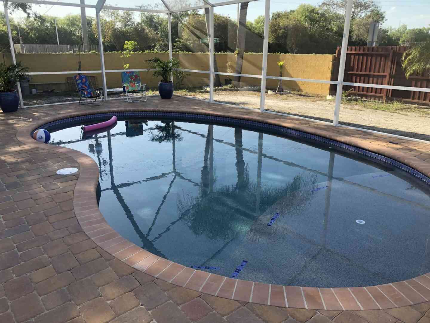A round pool